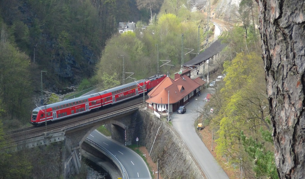 Bahnhof Edle Krone vom Uhufelsen aus gesehen